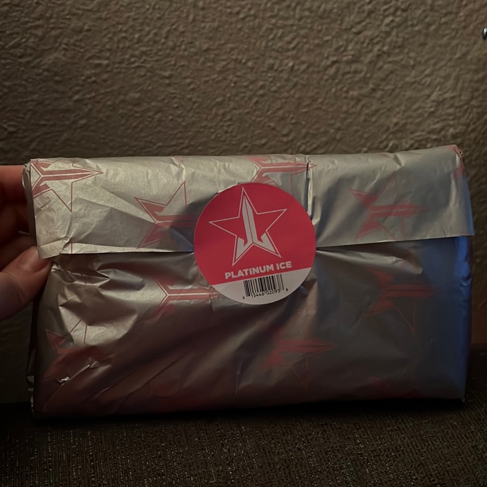 BNIB Jeffree Star Platinum Ice palette